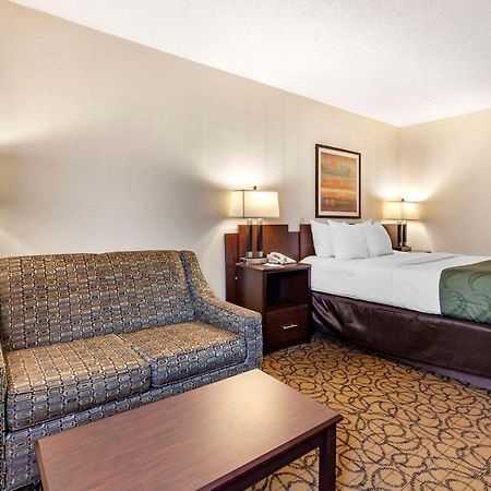 Quality Inn & Suites Escanaba North Exterior foto