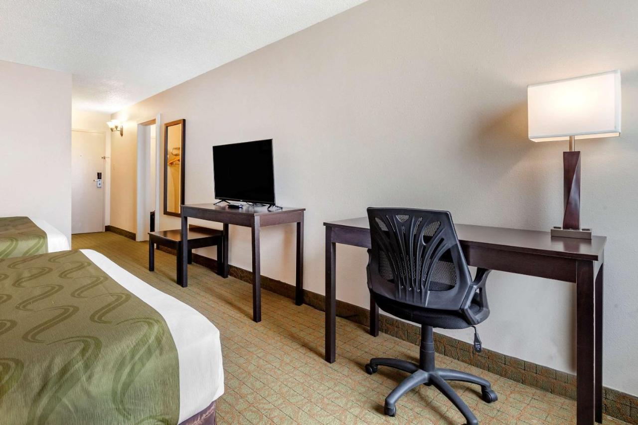 Quality Inn & Suites Escanaba North Exterior foto