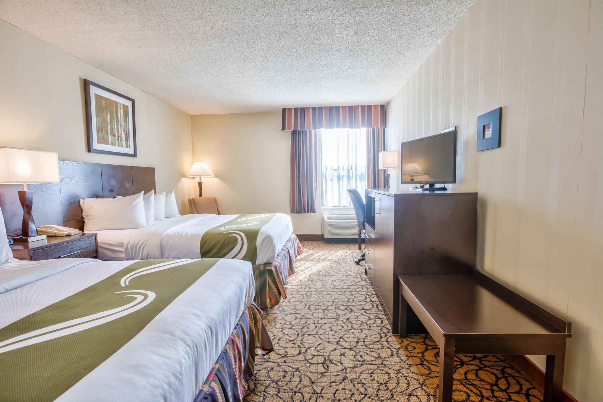 Quality Inn & Suites Escanaba North Exterior foto