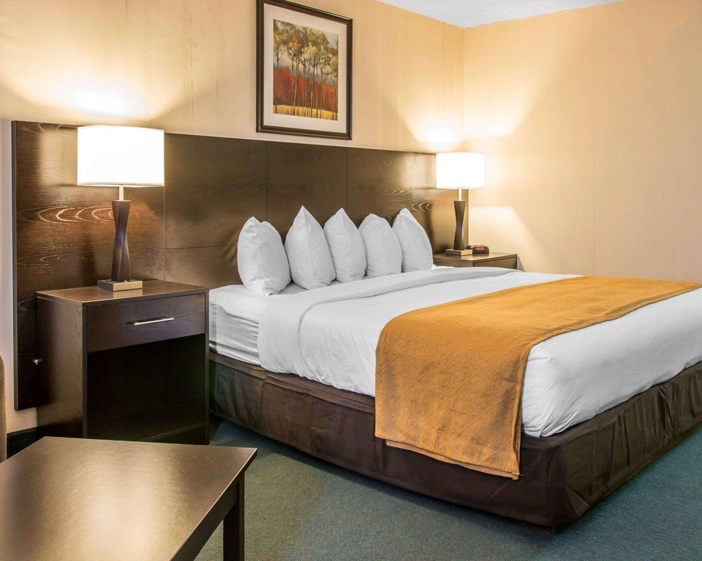 Quality Inn & Suites Escanaba North Exterior foto