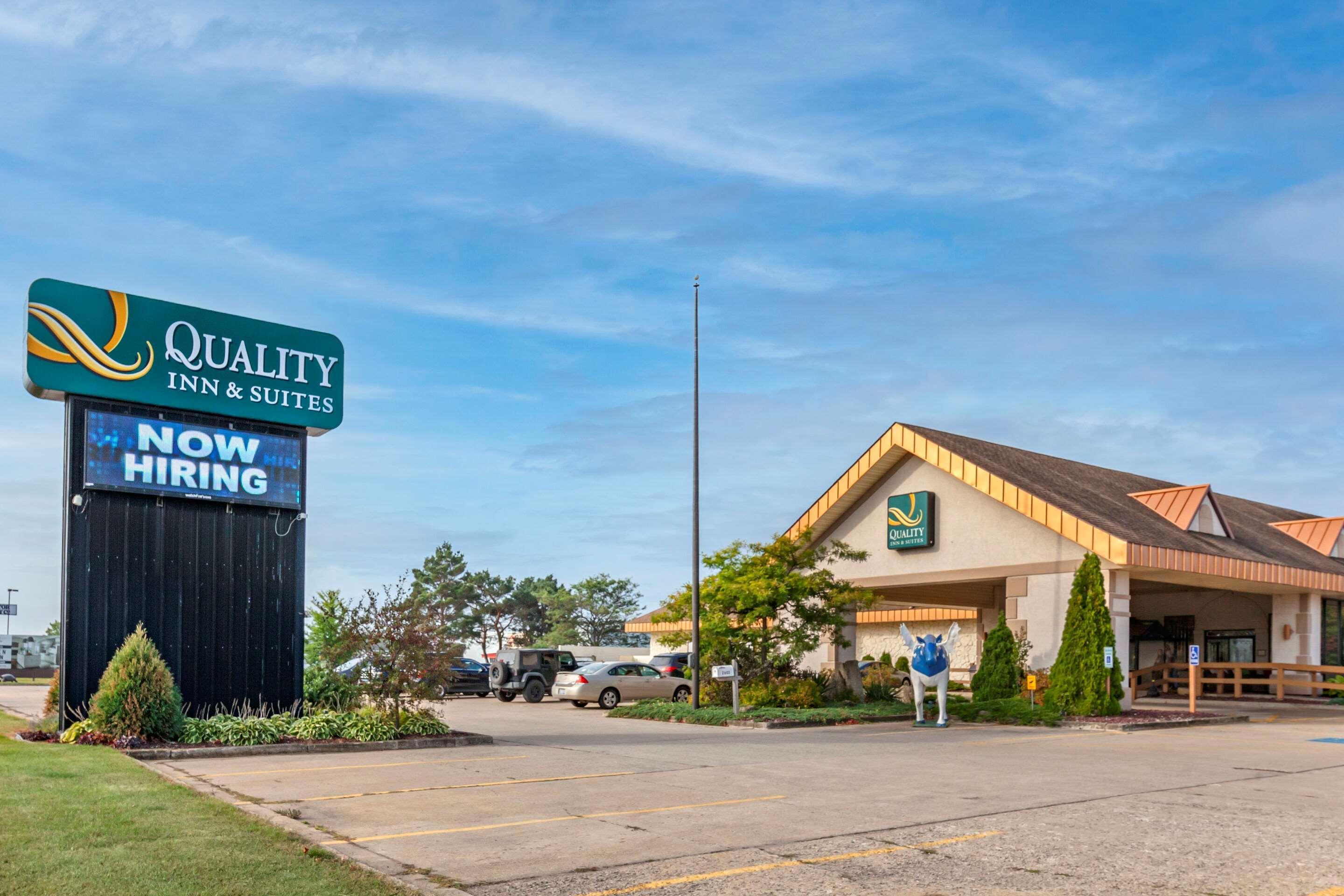 Quality Inn & Suites Escanaba North Exterior foto