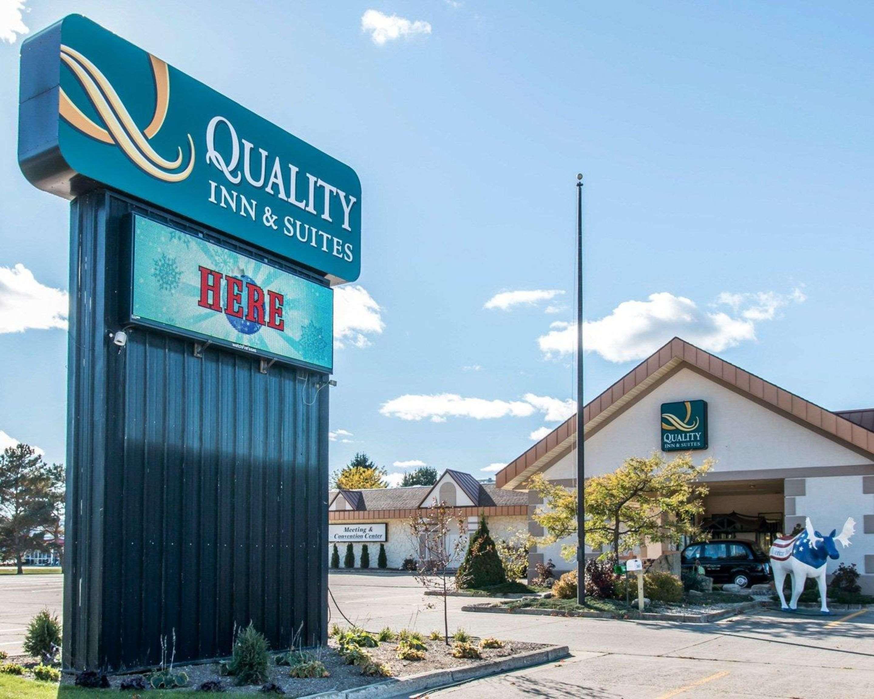 Quality Inn & Suites Escanaba North Exterior foto