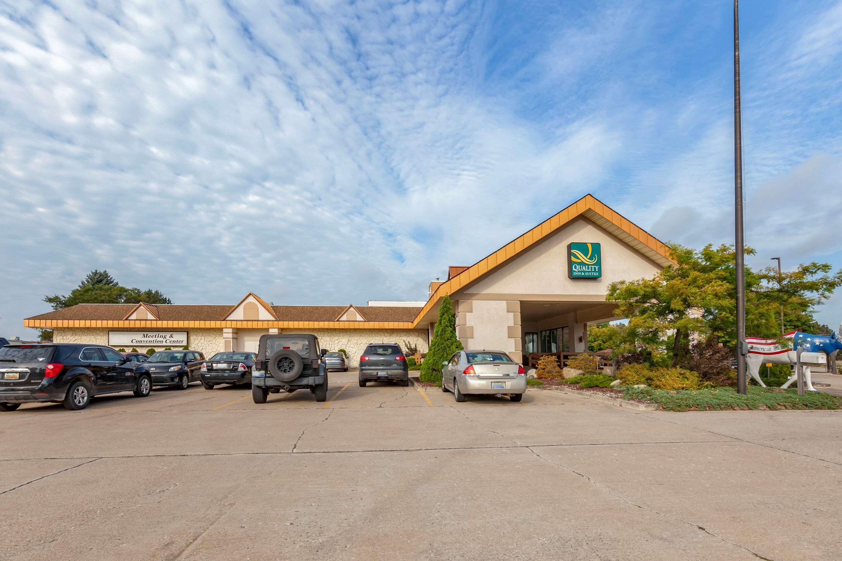 Quality Inn & Suites Escanaba North Exterior foto